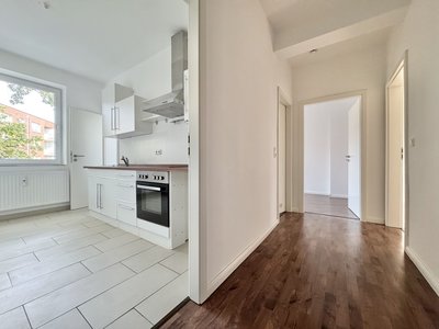 Raum zum Wohlfühlen. Sanierte Wohnung mit 2 Zimmern und großer Küche u. modernem Bad-16163