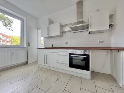 Raum zum Wohlfühlen. Sanierte Wohnung mit 2 Zimmern und großer Küche u. modernem Bad-16163