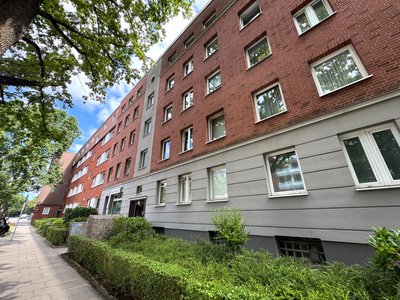 Sanierte und helle 2-Zimmer-Wohnung mit großer Küche in begehrter, zentraler Lage!