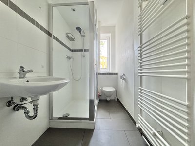 Raum zum Wohlfühlen. Sanierte Wohnung mit 2 Zimmern und großer Küche u. modernem Bad-16163
