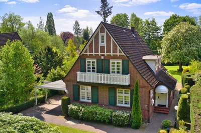 Familienparadies mit Charme und großem Garten in erstklassiger Lage von HH-Ohlstedt