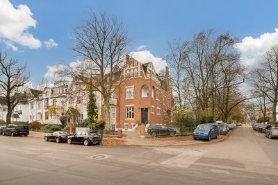 3-Zimmer-Wohnung in einer Altbau-Villa in Bestlage von Hamburg-Winterhude!-13893