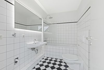 Lichtdurchflutete Maisonette-Wohnung mit Dachterrasse inkl. Weitblick-8409
