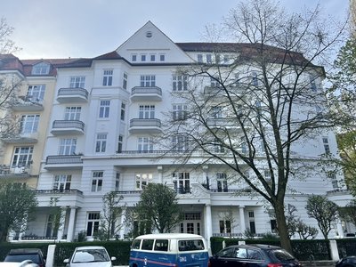 Kapitalanlage: Vermietete Altbauwohnung in Bestlage von
Hamburg-Winterhude!