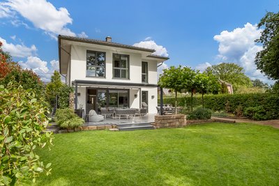 Moderne, freistehende Villa mit großem Garten in familienfreundlicher Siedlung in Norderstedt!-13743