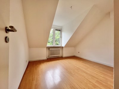 Helle 2-Zimmer Dachgeschosswohnung im Komponistenviertel von Hamburg-Barmbek-Süd!-13655